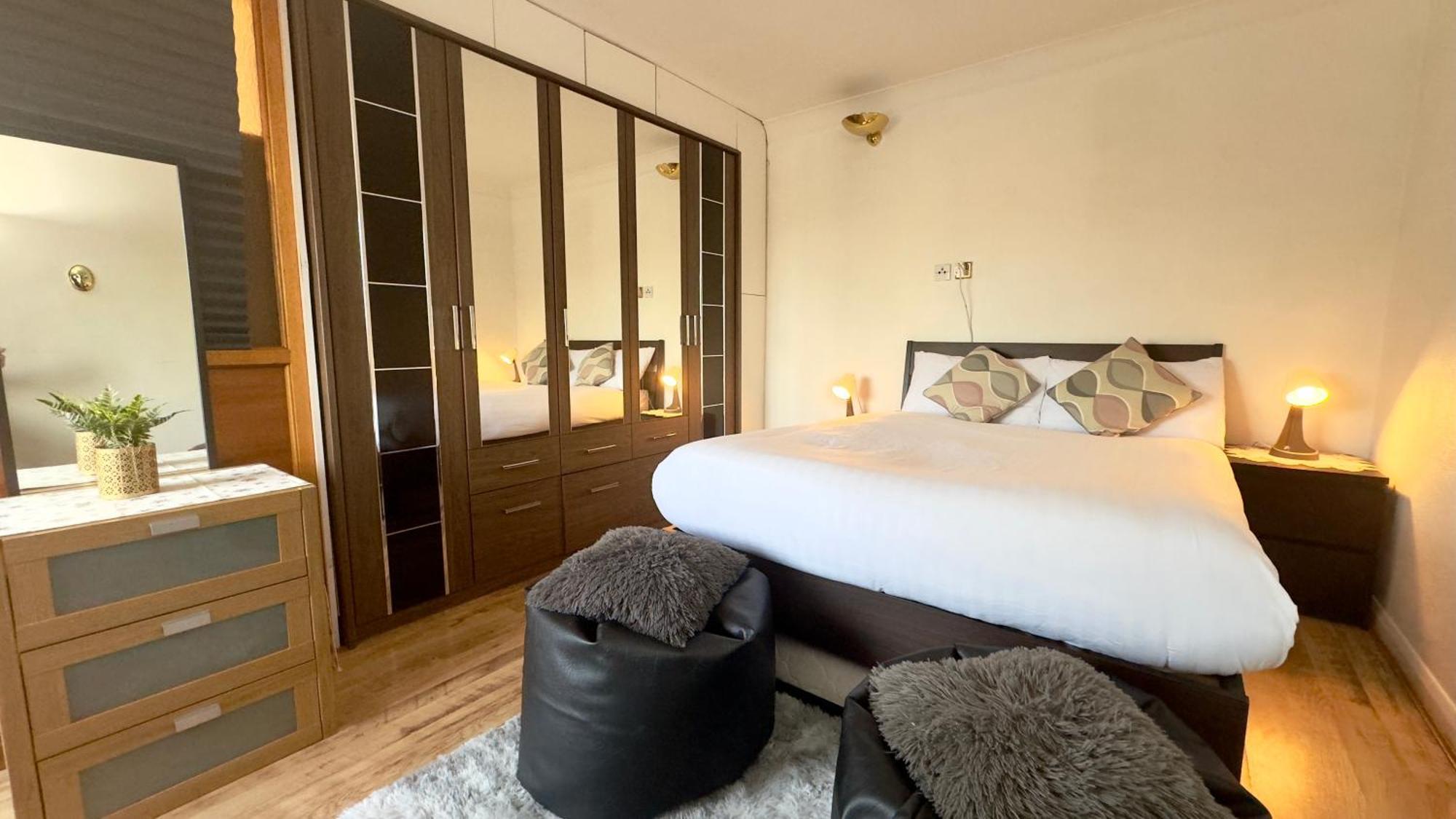Appartamento 62 Regents Park By Aljoori *